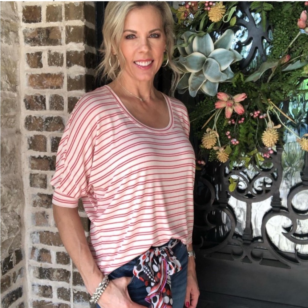 CAbi Tickled Tee #5750 Spring 2020 sz XL